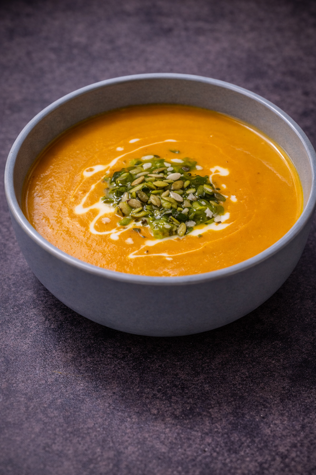 Тыквенный крем суп с орехами